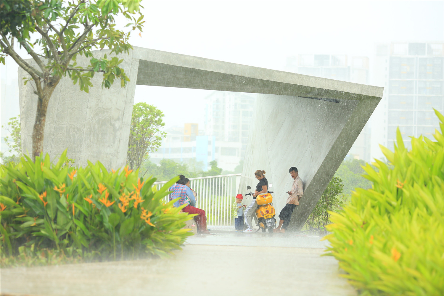 1564622505591955.jpg 12 One of five pavilions of modulated concrete that are designed to be resistant to strong tropical storm..jpg